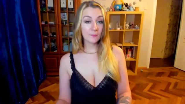 Image 4 of almoramee Stream on Chaturbate on 26 months ago