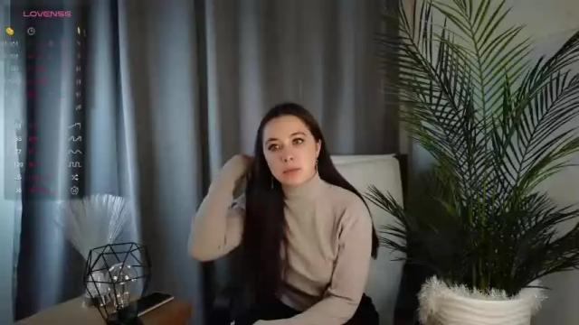 Image 2 of alodiaaleck Stream on Chaturbate on 24 months ago