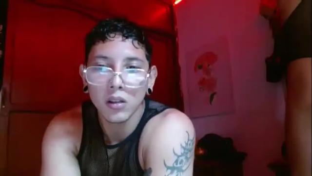Image 8 of alogenotwink Stream on Chaturbate on 3 days ago