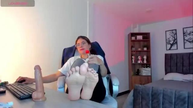 Image 3 of alondra_deluca Stream on Chaturbate on 17 months ago