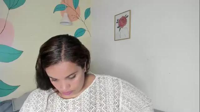 Image 4 of alondra_zaens Stream on Chaturbate on 6 days ago