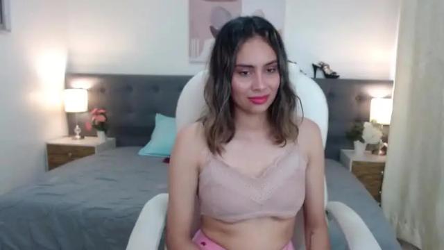 Image 4 of alondrahot__ Stream on Chaturbate on 16 months ago