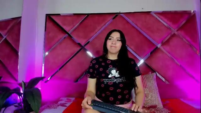 Image 2 of alondramendez Stream on Chaturbate on 3 days ago