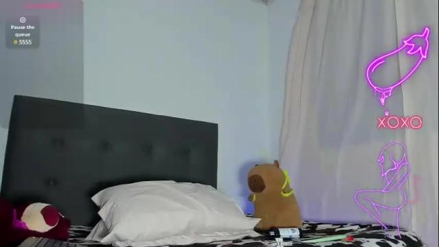 Image 4 of alonehazel Stream on Chaturbate on 1 month ago