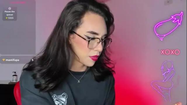 Image 11 of alonehazel Stream on Chaturbate on 1 month ago