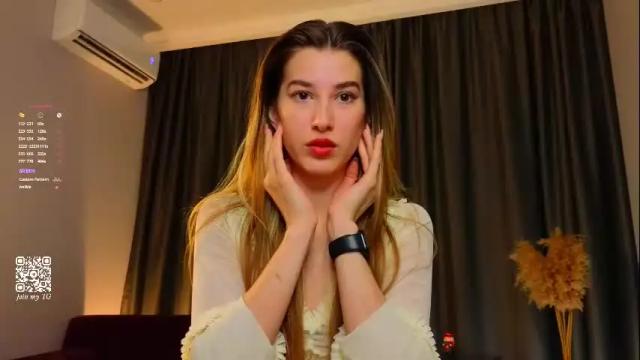 Image 12 of althenabeddingfield Stream on Chaturbate on 9 days ago