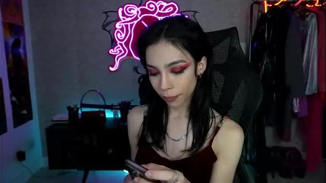 Image 10 of altsofie Stream on Chaturbate on 1 month ago