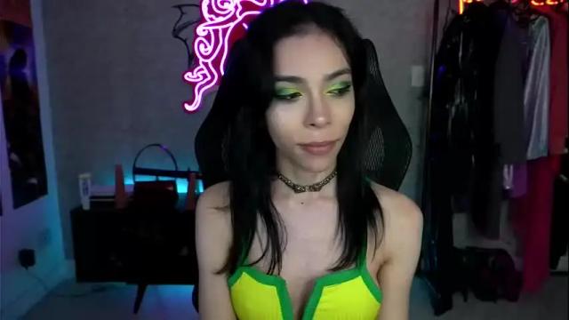 Image 10 of altsofie Stream on Chaturbate on 1 month ago