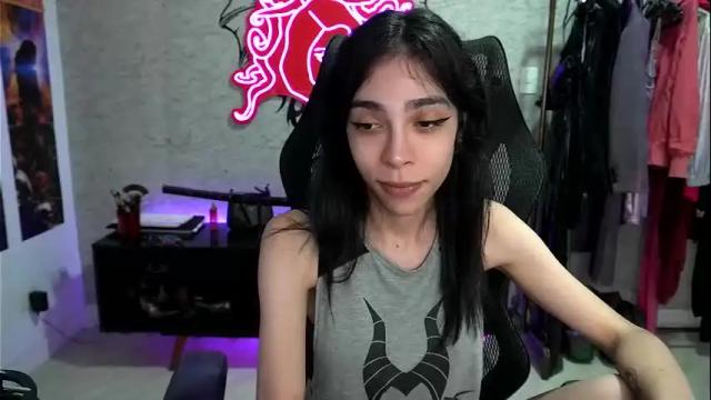 Image 6 of altsofie Stream on Chaturbate on 7 days ago