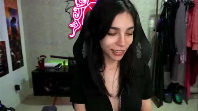 Image 10 of altsofie Stream on Chaturbate on 1 month ago