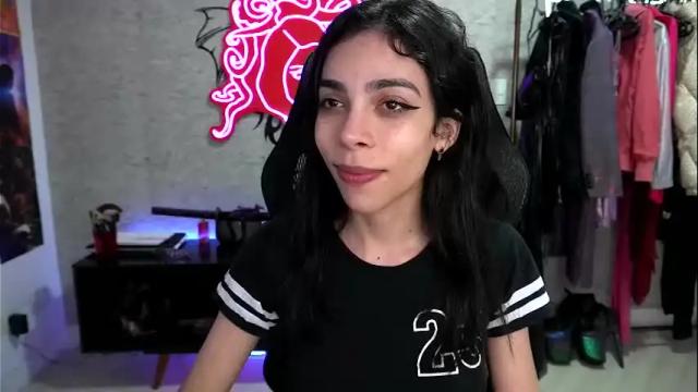 Image 12 of altsofie Stream on Chaturbate on 1 month ago