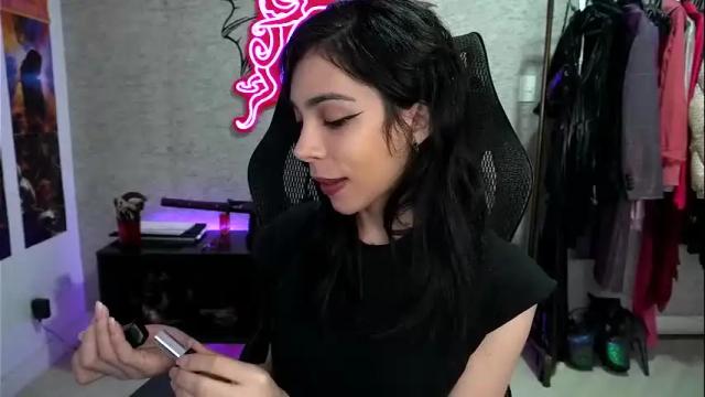 Image 2 of altsofie Stream on Chaturbate on 19 days ago