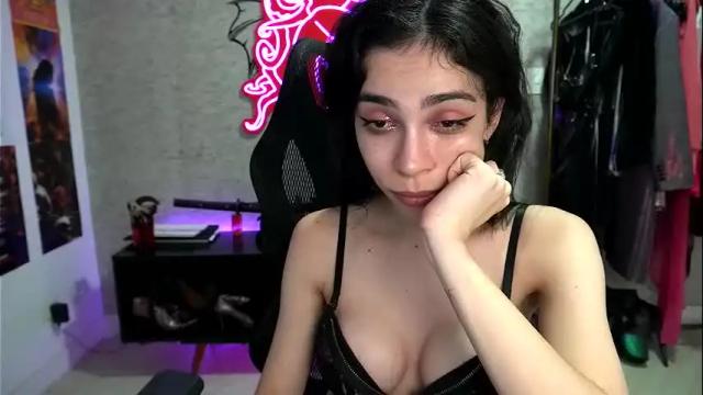 Image 10 of altsofie Stream on Chaturbate on 17 days ago