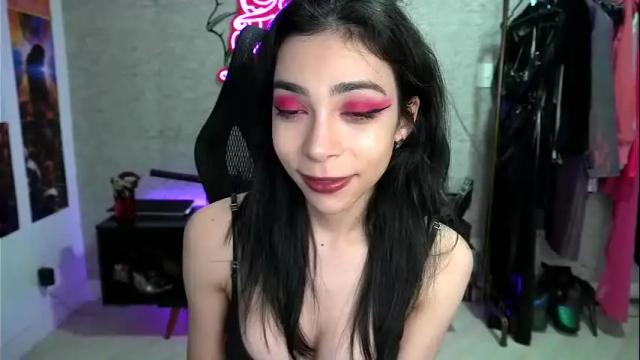 Image 12 of altsofie Stream on Chaturbate on 11 days ago
