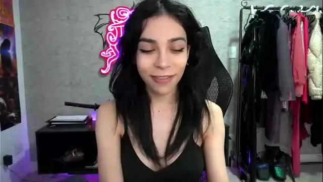 Image 3 of altsofie Stream on Chaturbate on 3 months ago