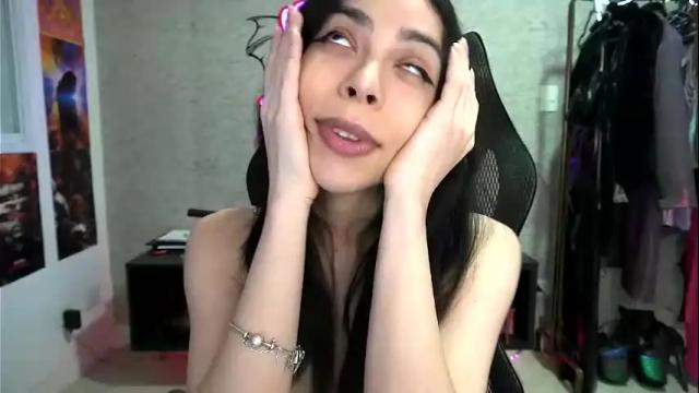 Image 3 of altsofie Stream on Chaturbate on 3 months ago