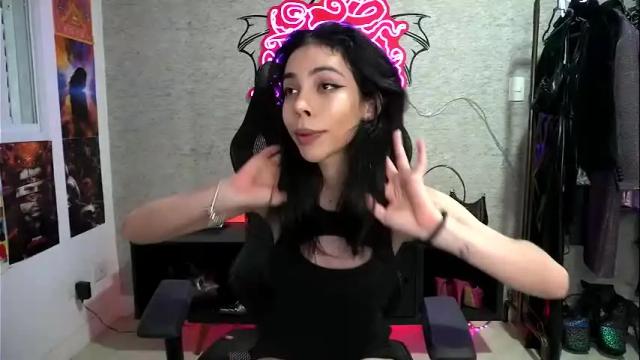 Image 12 of altsofie Stream on Chaturbate on 3 months ago