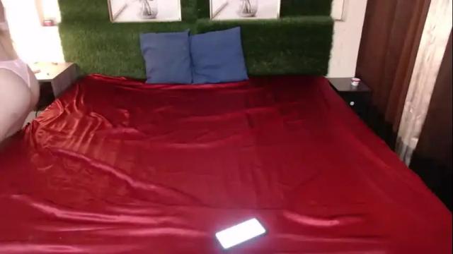 Image 10 of aluxekristine Stream on Chaturbate on 1 month ago