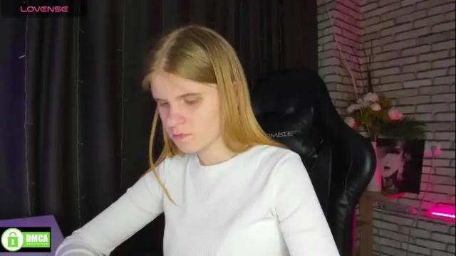 Image 2 of alya_vizz Stream on Chaturbate on 1 month ago