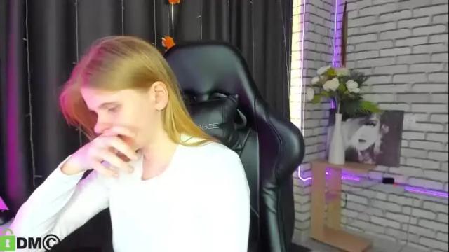 Image 8 of alya_vizz Stream on Chaturbate on 8 days ago