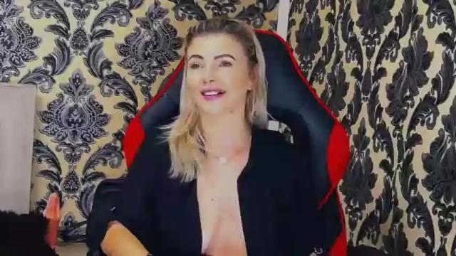 Image 3 of alyne1 Stream on Chaturbate on 8 months ago