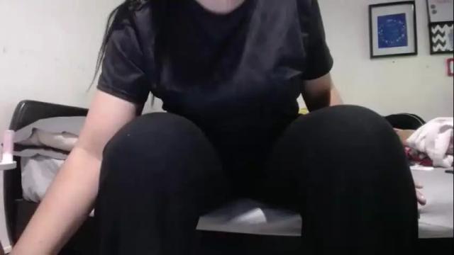 Thumbnail 1, alynfoxx's Stream at Chaturbate, 1 month ago