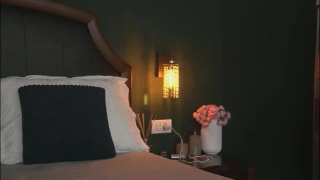 Image 7 of alyonaqueen_ Stream on Chaturbate on 27 days ago