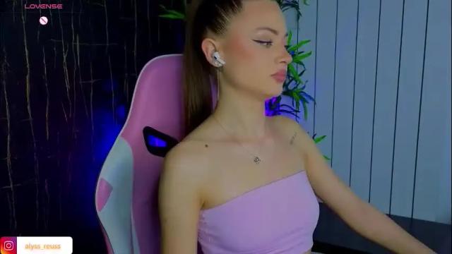 Image 12 of alyseruss Stream on Chaturbate on 1 month ago