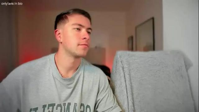Image 4 of alyshianeithan Stream on Chaturbate on 12 days ago