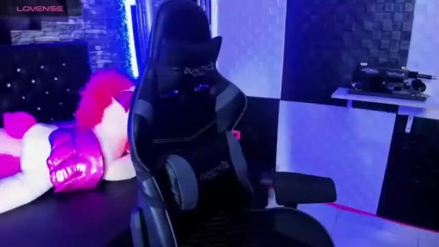 Image 4 of alyson_dayana Stream on Chaturbate on 20 months ago