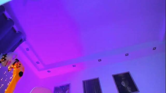 Image 12 of alyssa_smitt Stream on Chaturbate on 3 days ago
