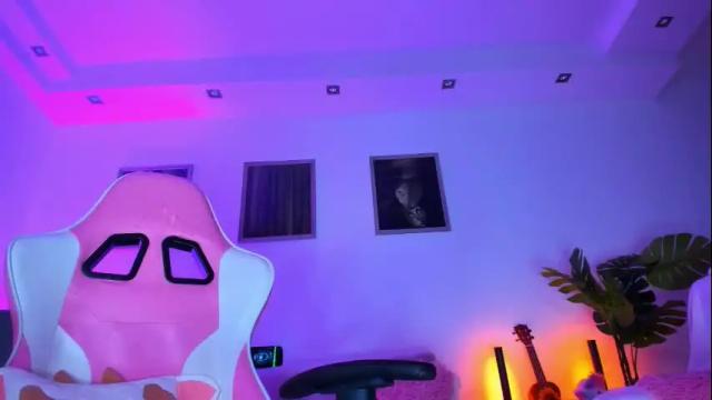 Image 4 of alyssa_smitt Stream on Chaturbate on 13 days ago