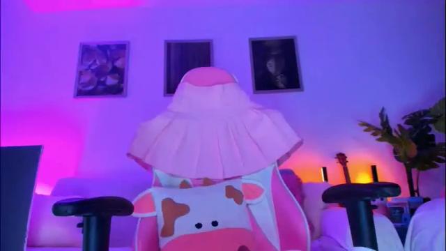 Image 12 of alyssa_smitt Stream on Chaturbate on 1 month ago