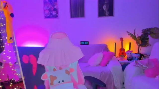 Image 2 of alyssa_smitt Stream on Chaturbate on 1 month ago