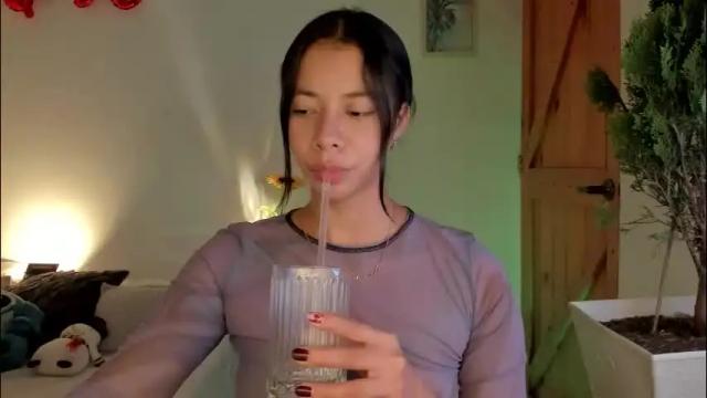Image 11 of alyssagreen_ Stream on Chaturbate on 2 months ago