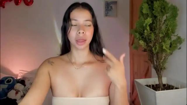 Image 4 of alyssagreen_ Stream on Chaturbate on 26 days ago