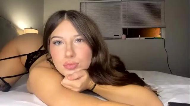 Image 2 of alyssaortega Stream on Chaturbate on 4 months ago