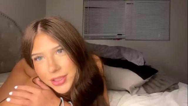 Image 3 of alyssaortega Stream on Chaturbate on 2 months ago