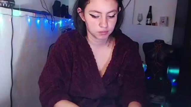 Image 2 of alyssasexyhot Stream on Chaturbate on 14 months ago