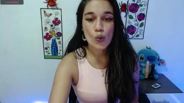 Image 10 of alyssaxr Stream on Chaturbate on 17 months ago