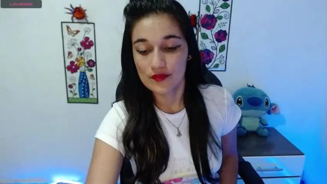 Image 12 of alyssaxr Stream on Chaturbate on 17 months ago