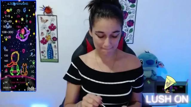 Image 4 of alyssaxr Stream on Chaturbate on 17 months ago