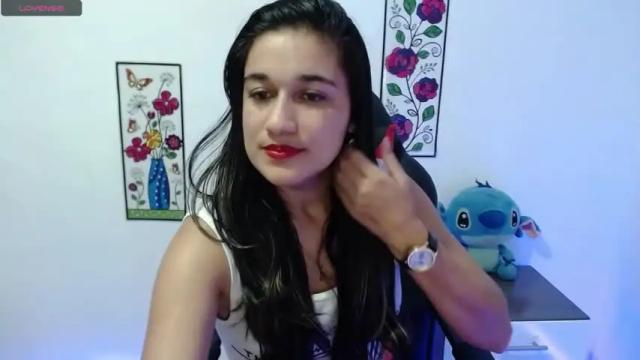 Image 4 of alyssaxr Stream on Chaturbate on 25 months ago