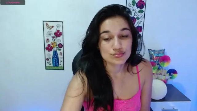 Image 3 of alyssaxr Stream on Chaturbate on 15 months ago