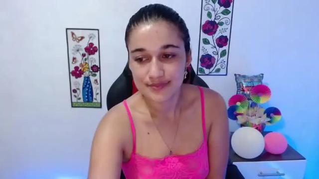 Image 2 of alyssaxr Stream on Chaturbate on 15 months ago