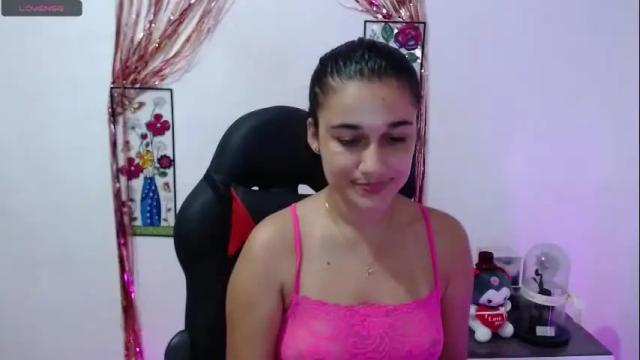 Image 7 of alyssaxr Stream on Chaturbate on 7 months ago