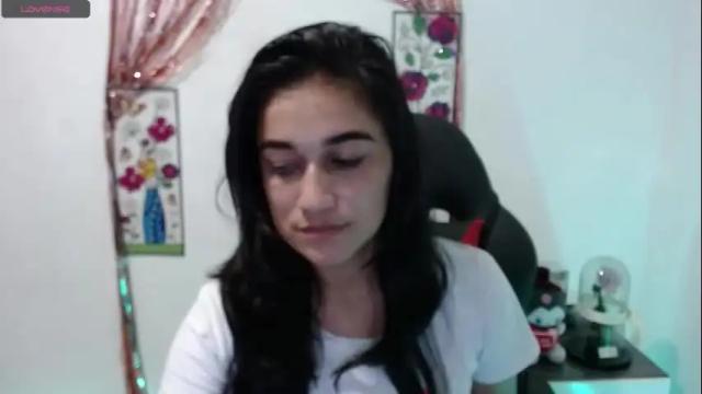 Image 2 of alyssaxr Stream on Chaturbate on 7 months ago