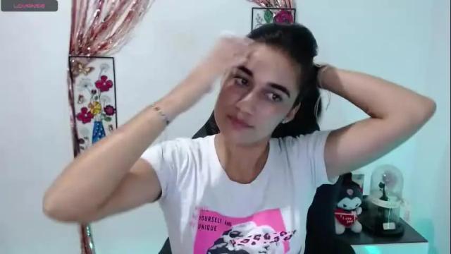 Image 3 of alyssaxr Stream on Chaturbate on 7 months ago