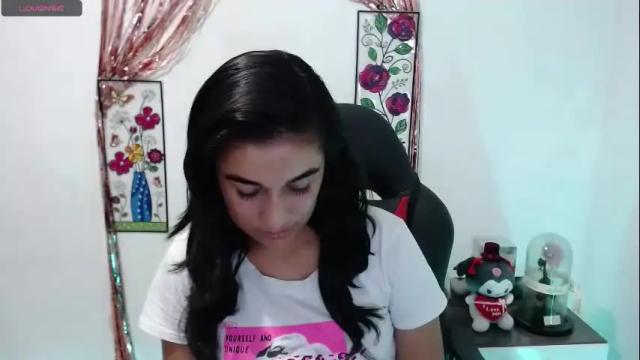 Image 4 of alyssaxr Stream on Chaturbate on 7 months ago