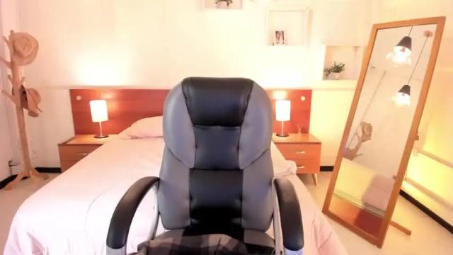 Image 10 of alyssia_wolds_ Stream on Chaturbate on 12 months ago